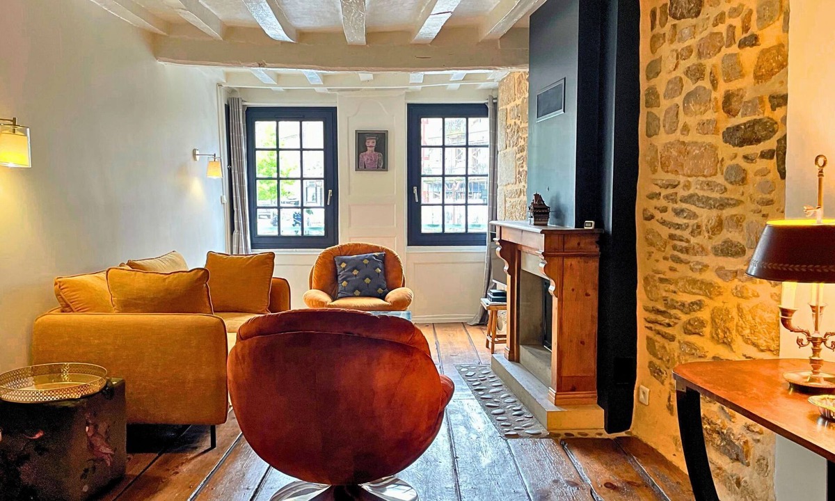Guingamp House | "Town House" im Herzen des historischen Zentrums by Interhome