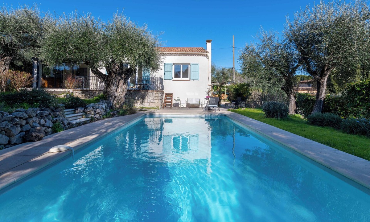 La Roquette-sur-Siagne Villa | Tranquil House with Pool – Near Cannes