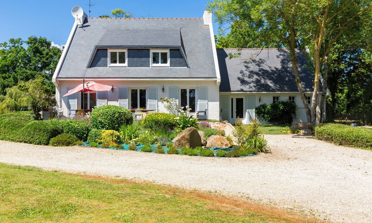 Plerin House | Ty Pierre, large house, 15 people, 15 beds, in magnificent grounds, near the village