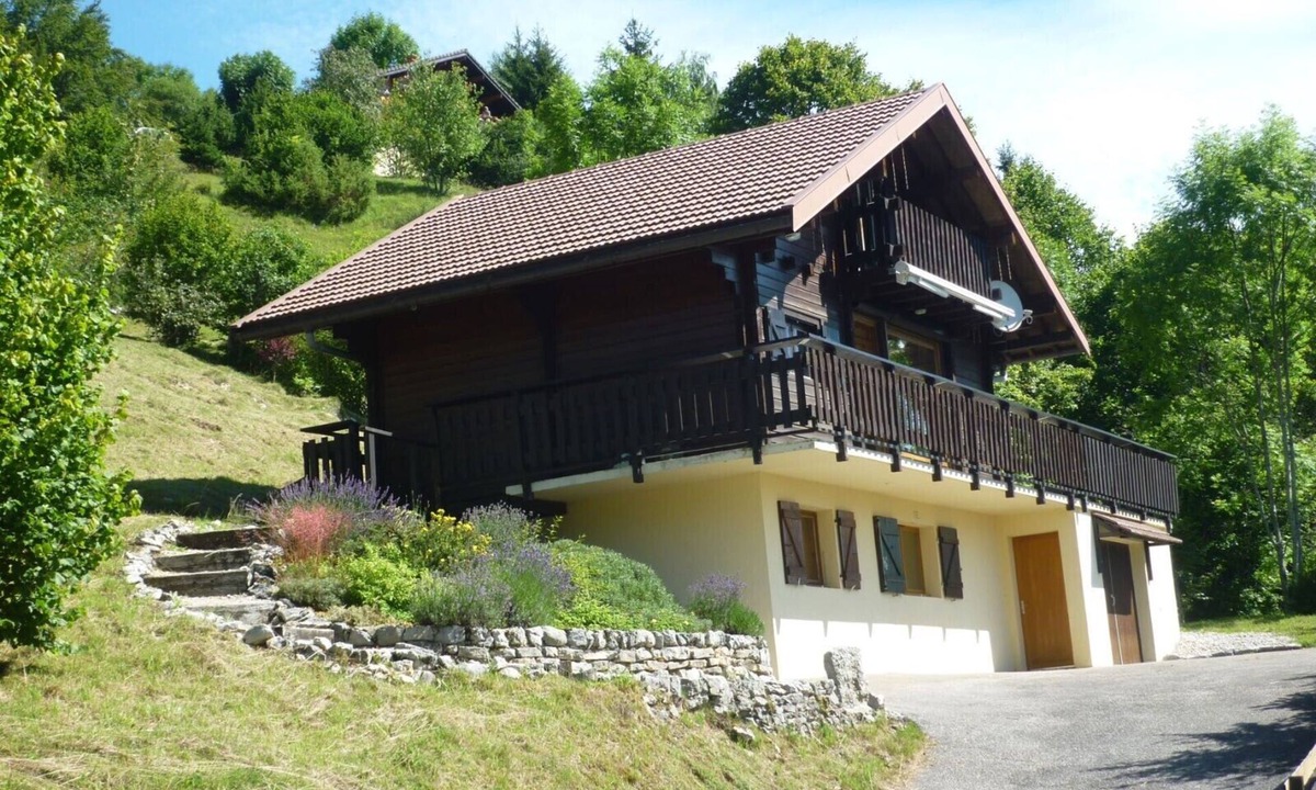 Foncine-le-Haut Ski Chalet | Typical chalet FONCINE le HAUT 1000m clévacances label 3 keys