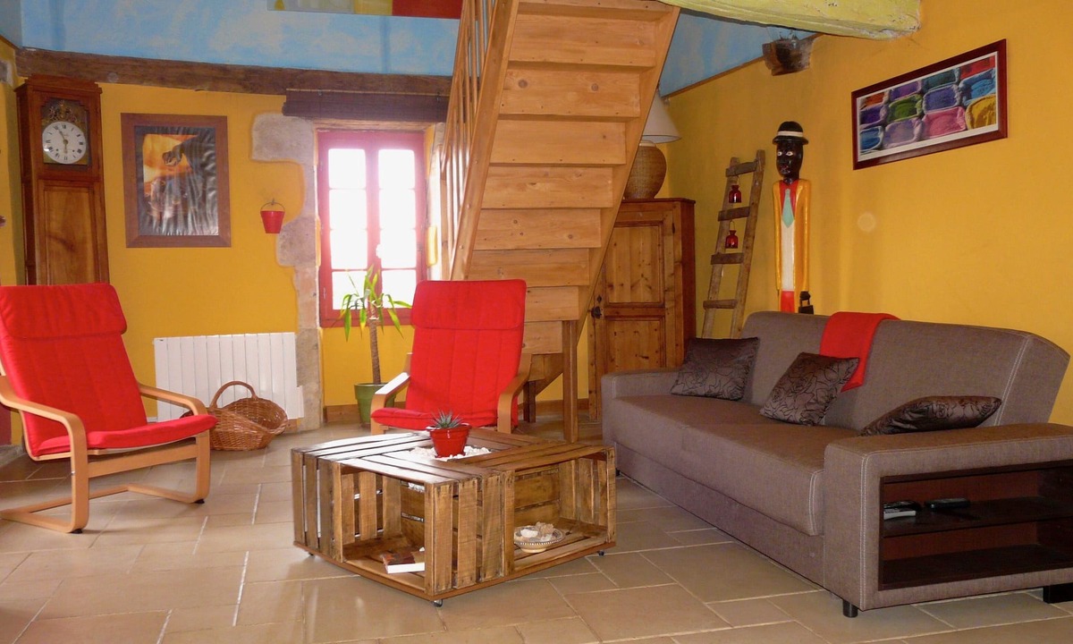 Sauzet House | TYPICAL STONE HOUSE 4 TO 6 PERS SWIMMING POOL AND JACUZZI, NEAR CAHORS AND MONTCUQ