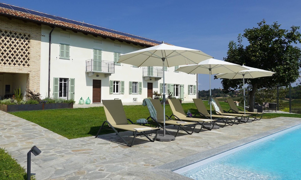 Costigliole d'Asti Villa | Ultra-luxurious 6-bedroom villa with AC, WiFi in marvelous Piemonte