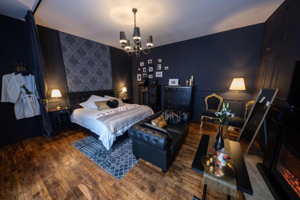 Old Town Apartment | Urban Spa Romantique Chic