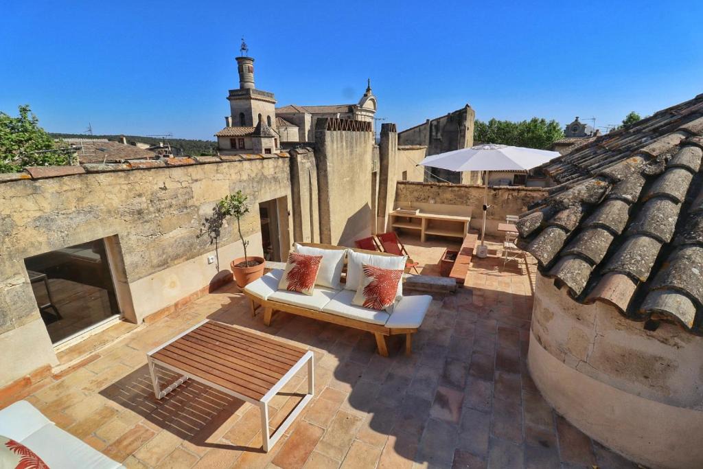Uzes Apartment | Uzès Place aux Herbes - Le Belvédère - Rooftop unique et Clim - Appartement d'exception