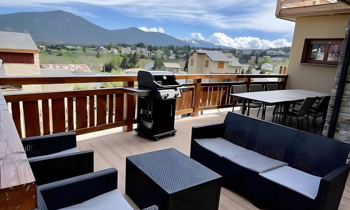 Formigueres House | Vacation Apartment "Le Chalet Des Monts"