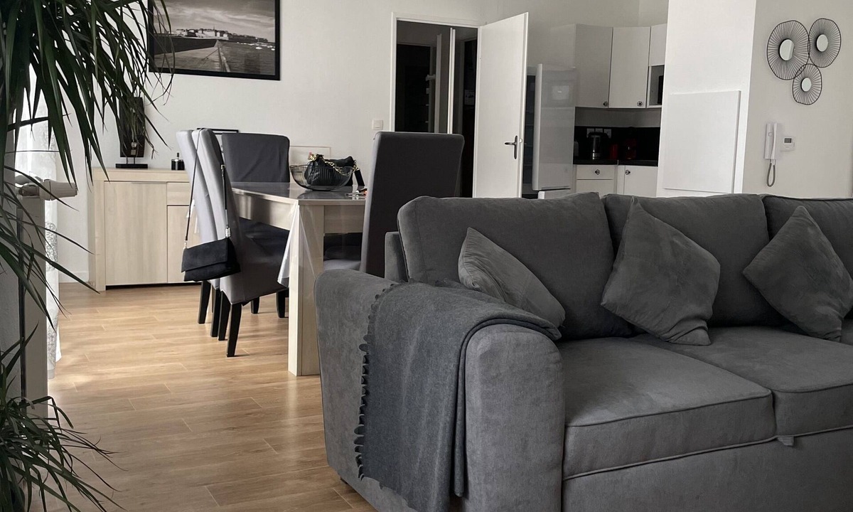 Chateau-Malo Apartment | Vacation apartment with parking