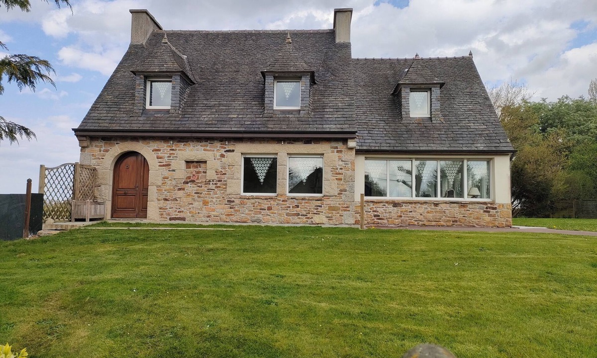 Plestin-les-Greves House | Vacation home 3 km from the sea, in Brittany in Plestin-les-Grèves