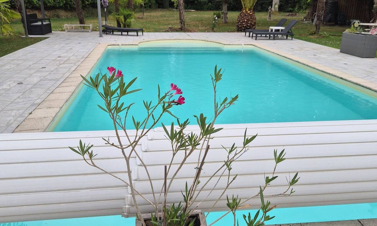 Cauneille House | Vacation Rental Special—LAST AVAILABILITY IN JULY with a pool in the SOUTHWEST