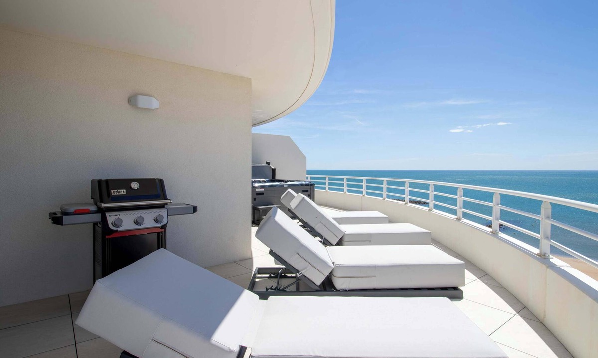 Valras-Plage Apartment | Valras’Loc Panarea Prestige Duplex – Private Spa