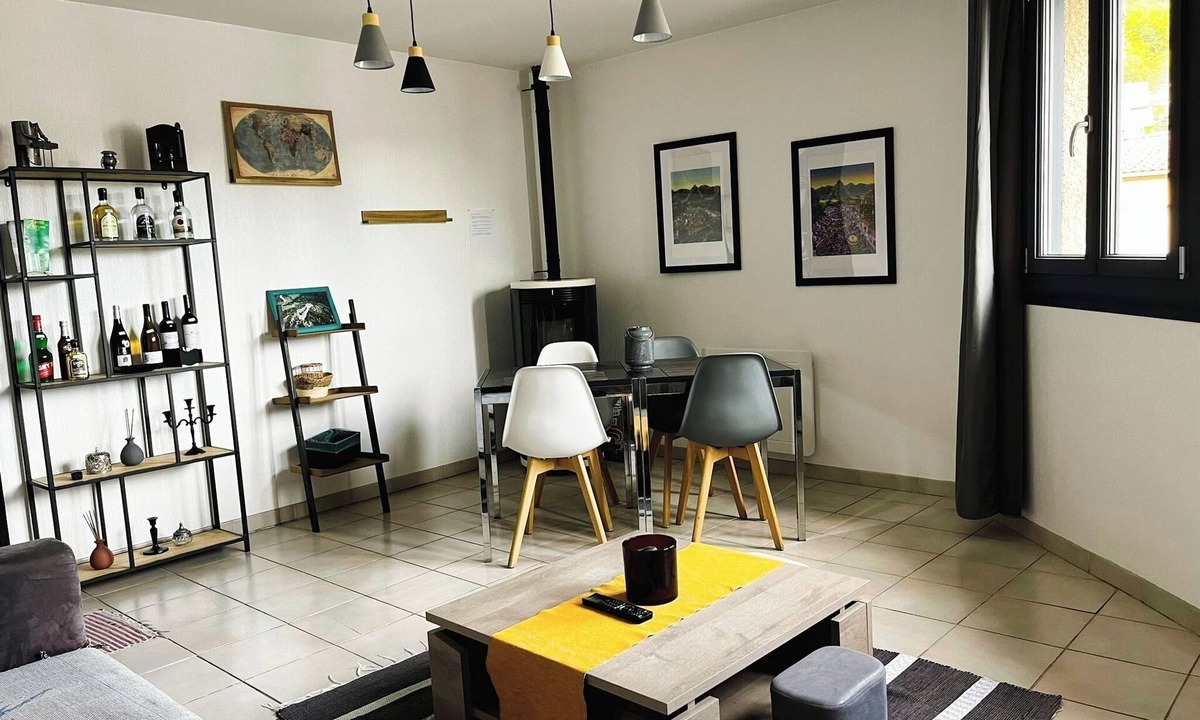 Lavelanet Apartment | Vazaha large and beautiful 3-star apartment