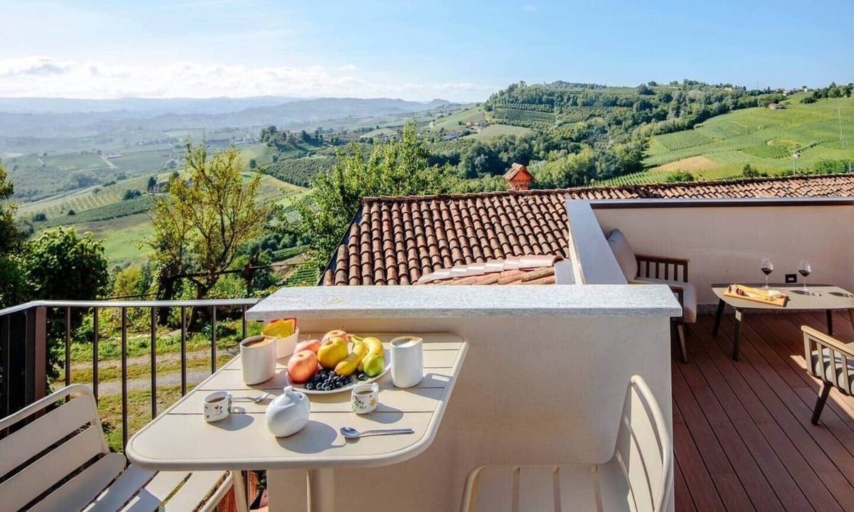 Verduno Apartment | Verduno Panorama - Stylish Apartment in the Langhe