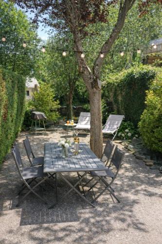 Viella House | Viella 65 Maison 8 couchages au calme avec jardin dans village typique proche de Luz Saint Sauveur