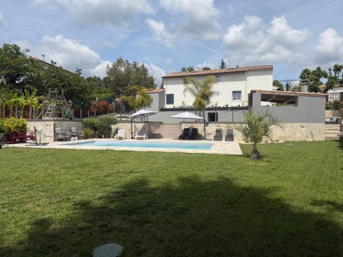 Berre-des-Alpes Villa | Villa Élégante à Berre-les-Alpes - Terrasse, Piscine & Vue Panoramique