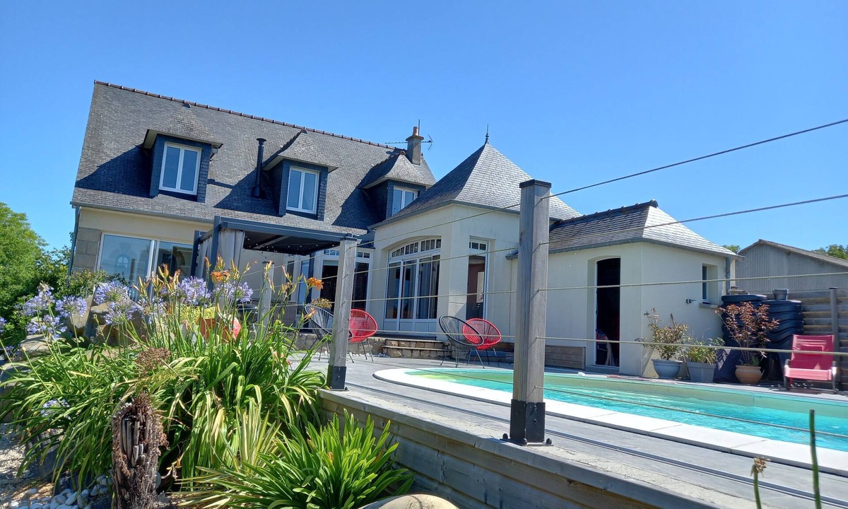 La Fresnais House | Villa 4 ✨ 2 km from the bay, house with covered pool and enclosed garden