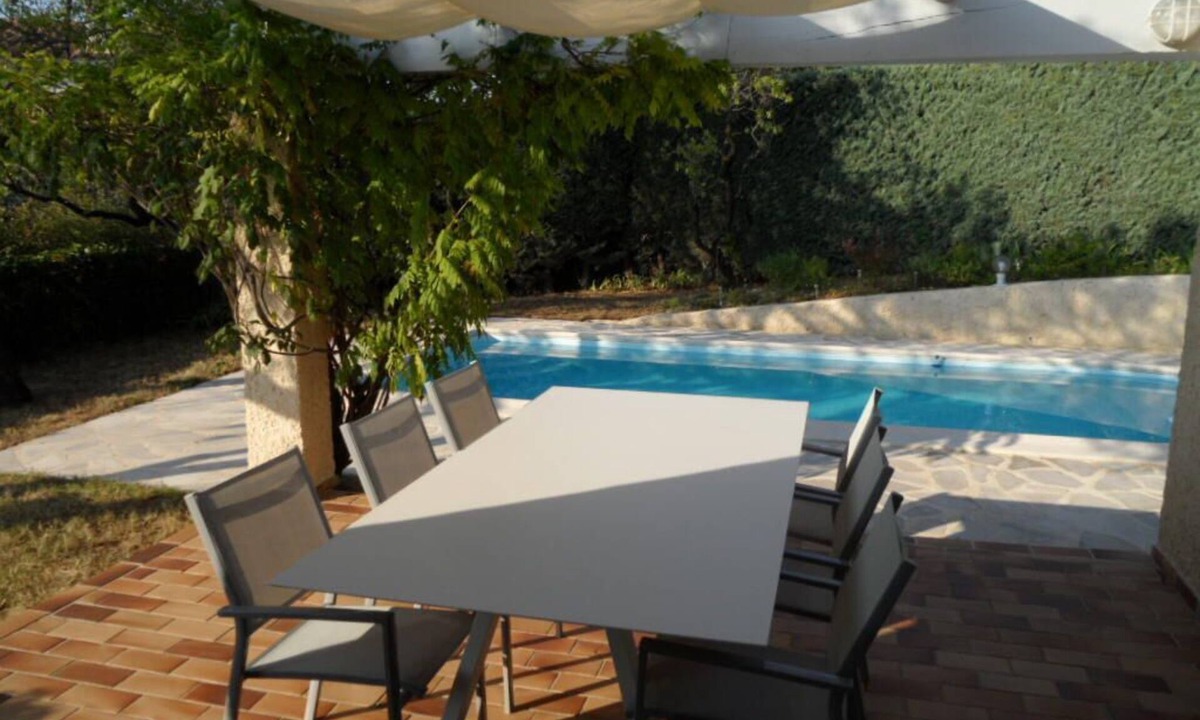 Rochefort-du-Gard Villa | Villa a dozen kilometers from Avignon and the Pont du Gard