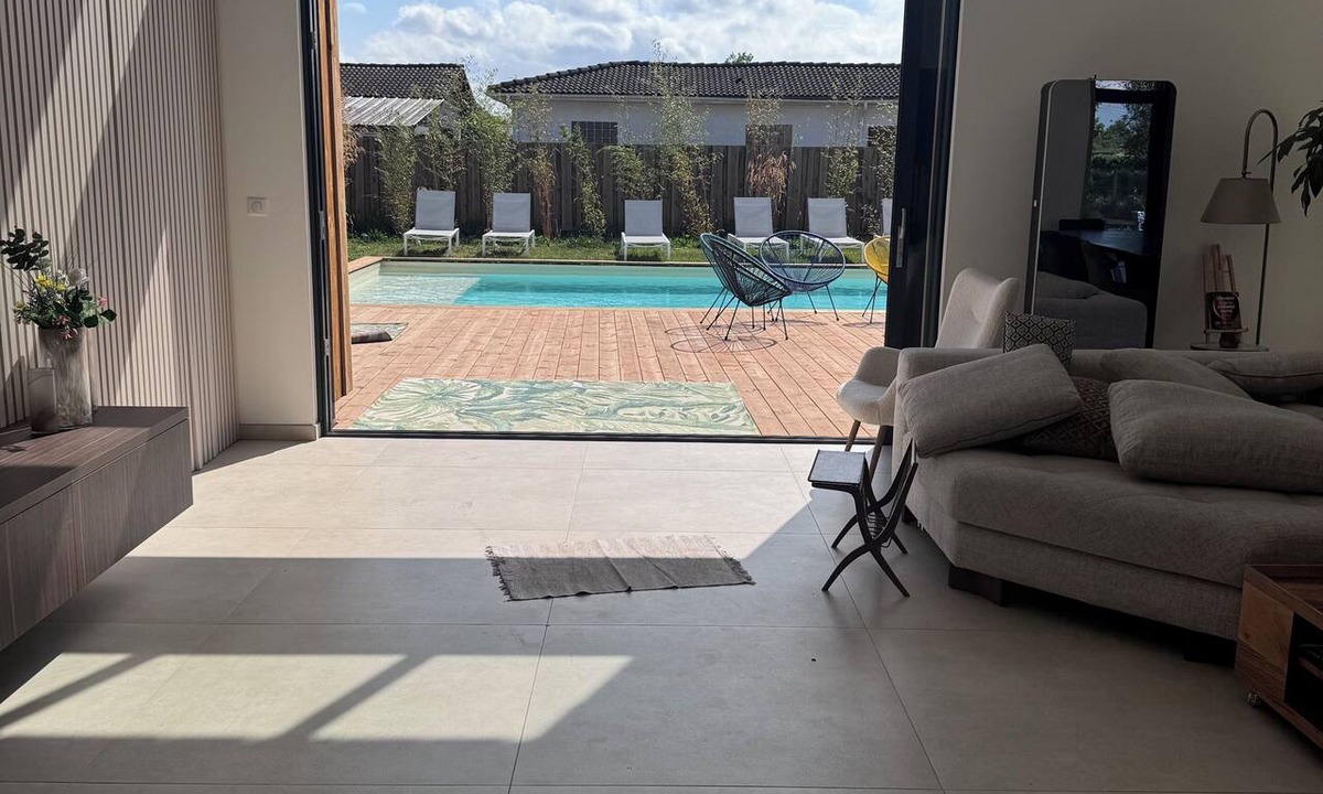 Ambares-et-Lagrave House | ⭐ Villa Aetheria: Large Pool, Movie Theater—An Exceptional Villa Near Bordeaux