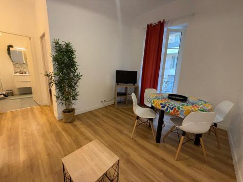 Saint-Roch Apartment | Villa Amira Angely Vauban