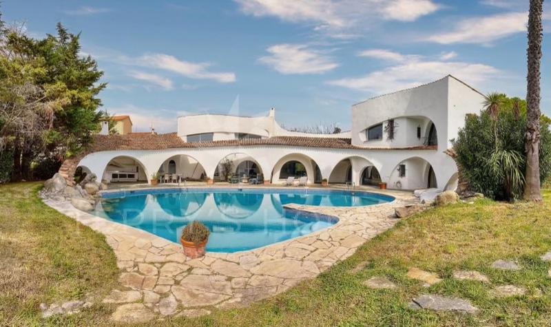 Le Plan-de-Grasse Villa | Villa avec piscine ,tennis et chambres climatisés