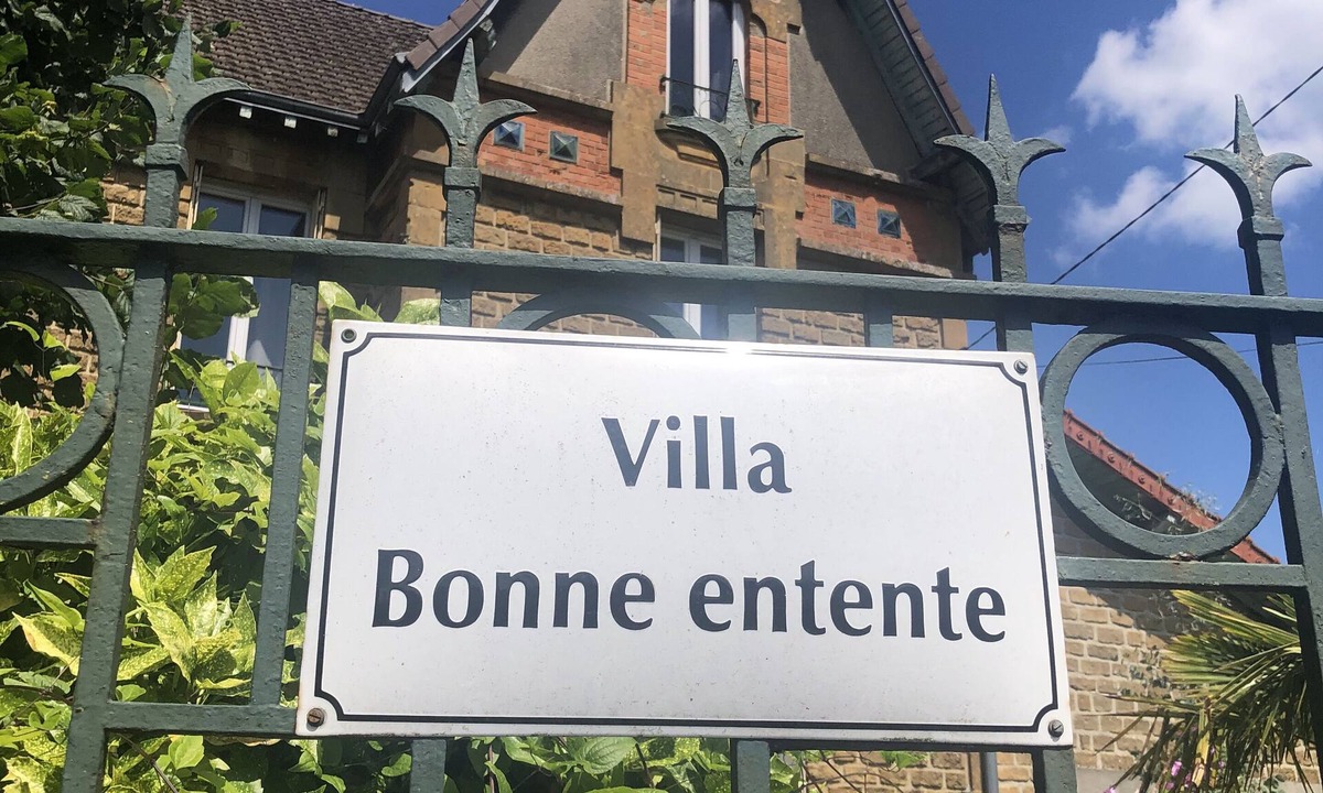 Donchery Villa | Villa Bonne Entente en Ardenne. Château Fort🏰. Nature🍀 Histoire Nautisme Vélo