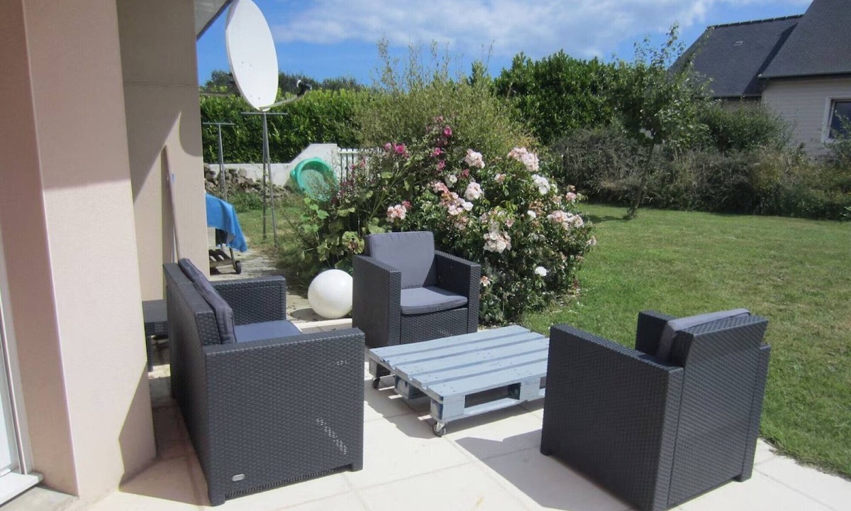 Plouha Villa | Villa 'Bord De Mer Piscine' with Private Pool, Private Terrace and Wi-Fi
