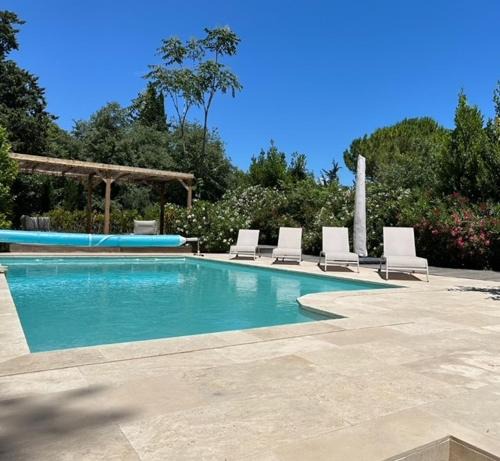 Les 3 Ponts Villa | Villa des 3 Ponts, Piscine au calme
