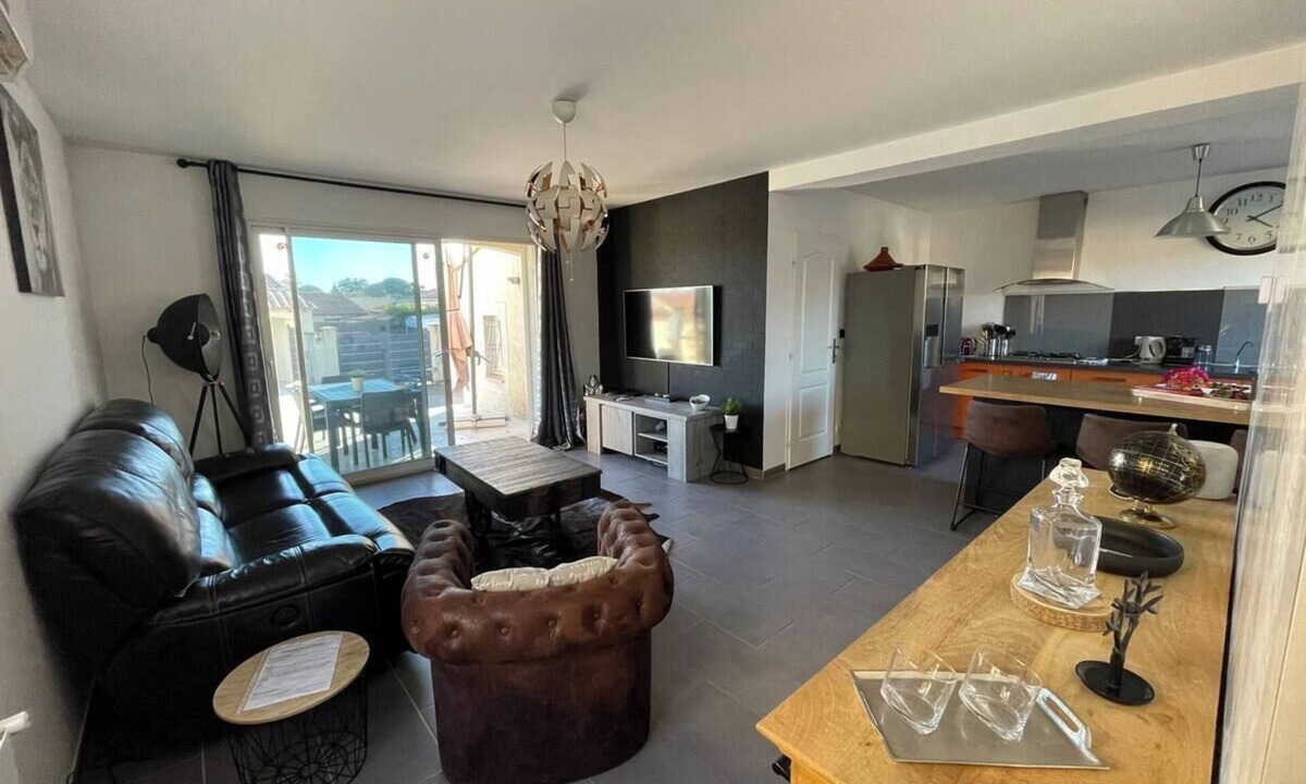 Jonquieres-Saint-Vincent House | Villa with pool and jacuzzi