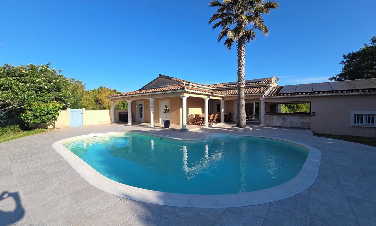Vallerargues Villa | Villa Gardoise Avec Piscine Privée et Chauffee