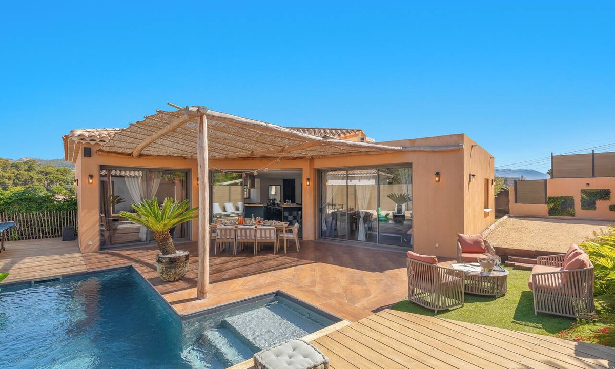 Ollioules House | Villa JACKY—fully air-conditioned, with a pool and pétanque, near the sea, sleeps 6