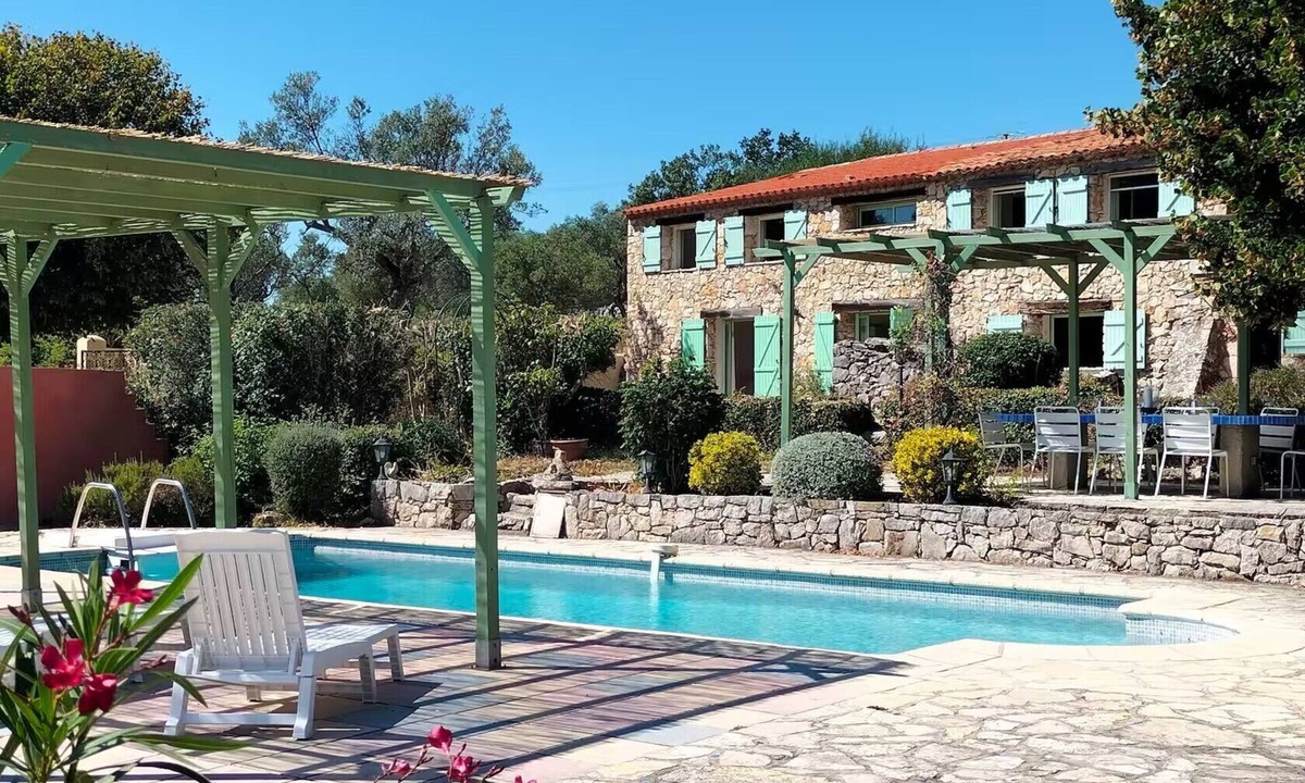 Mons Villa | Villa 'Lou Peiraverde' with Private Pool, Private Terrace and Wi-Fi