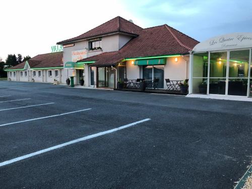 Stenay Hotel | Villa Motel