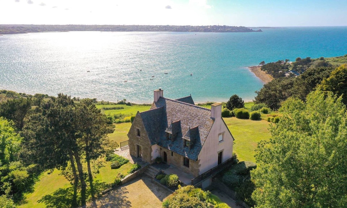 Trelevern Ski Chalet | villa port l´épine · La villa de port l´épine Vue