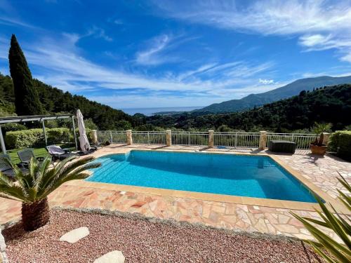 Castellar Apartment | Villa Rosie, vue mer, piscine et parking privatif avec recharge, AC, Wifi, Calme