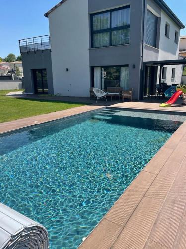 Deyme Villa | Villa spacieuse avec piscine à Deyme - 150 m²