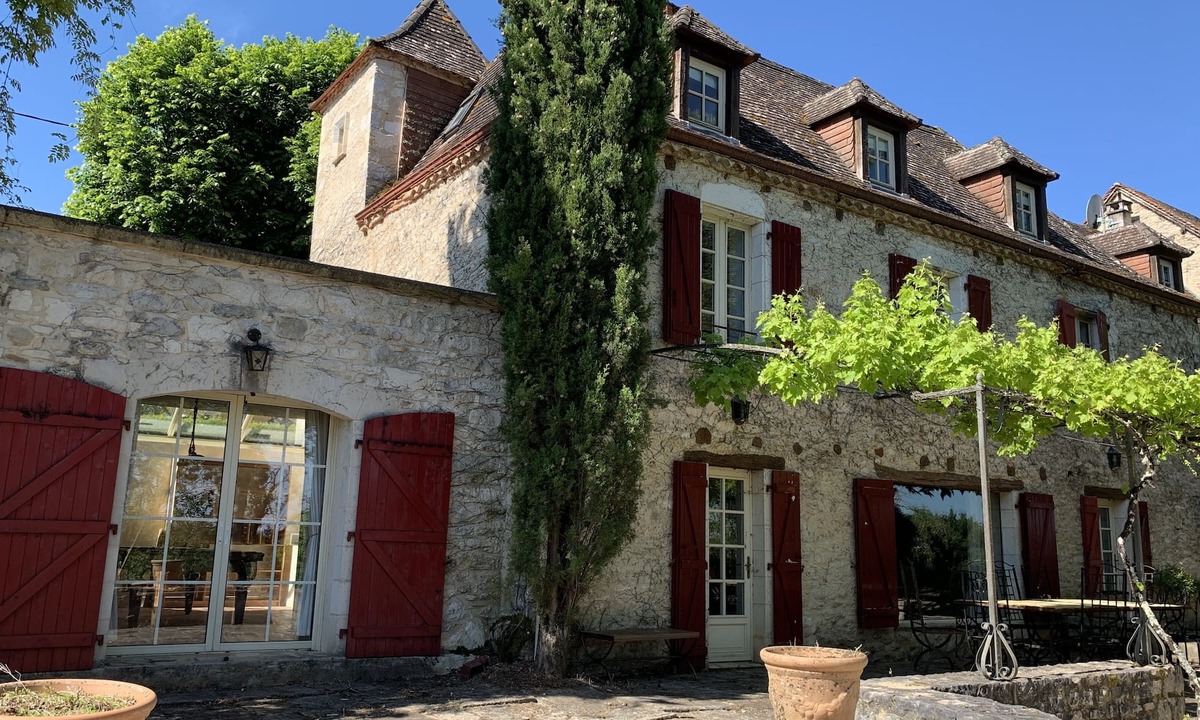 Laval House | Villa, swimming pool. tennis and billiards