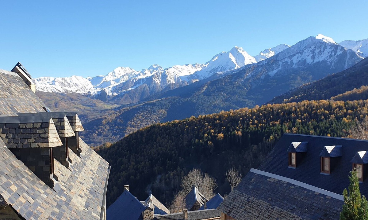 Saint-Lary-Soulan House | Villa 'Toulal'ô' with Mountain View, Private Garden and Wi-Fi