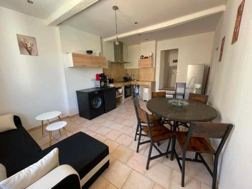 Riez Apartment | Vous viendrez vivre ici 4 pièces L'Olivier Garage à moto