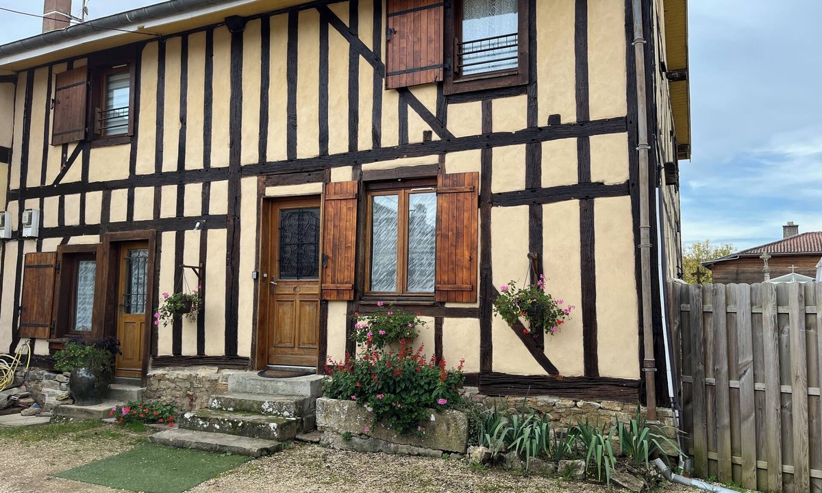 La Porte du Der Cottage | Welcome to the Gîte air du Temps spa available in summer