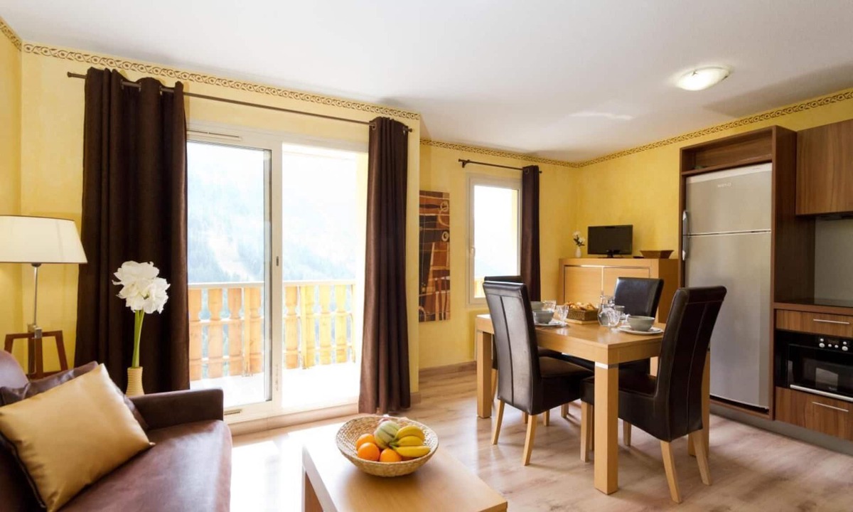 Isola Apartment | Wifi, 200m from resort center, tv, ski locker, 48-53m², Isola 2000