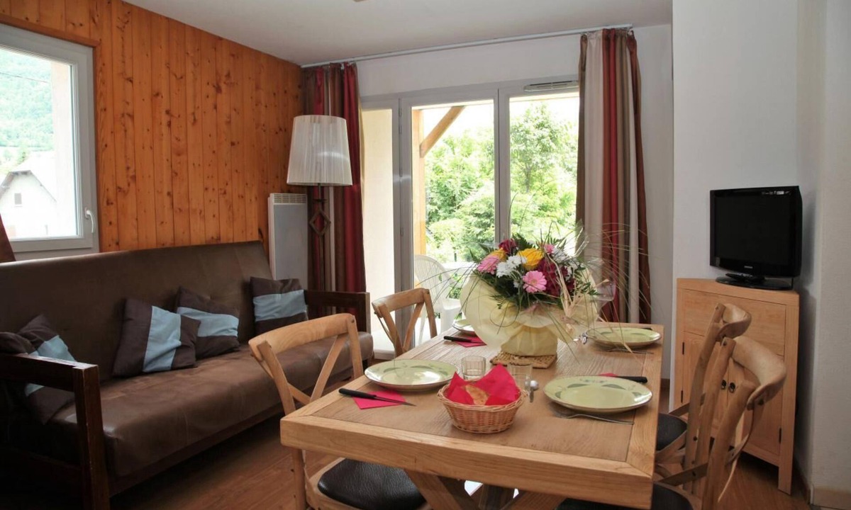 Luz-Saint-Sauveur Apartment | Wifi, view mountain, swimming pool, sauna, hammam, terrace, balcony, parking, tv, ski locker, 33m²