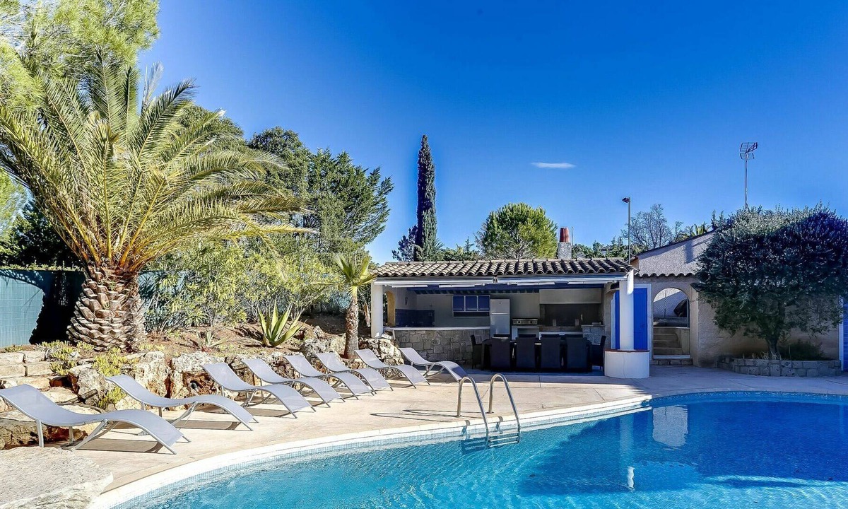 La Bouverie Villa | Wonderful private villa for 8 guests with A/C, private pool, WIFI, TV, terrace and parking