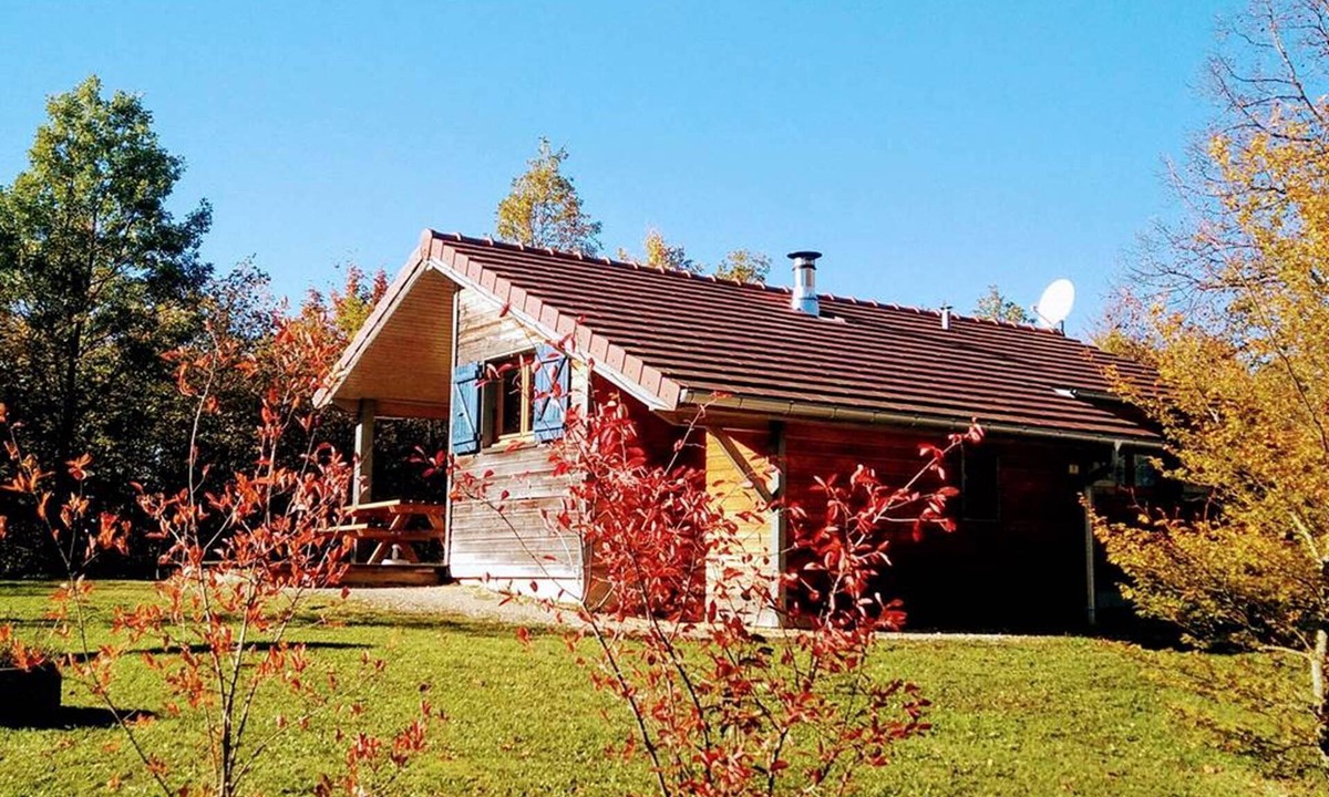 Bonlieu Ski Chalet | Your cabin, 1,500 meters from the Cascades-D waterfalls