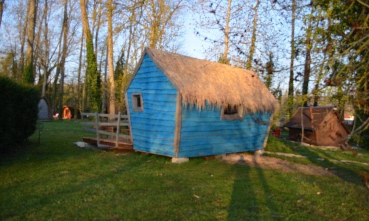 Bar-sur-Aube Cabin | ZEcamping 2 étoiles piscine couverte animaux acceptés cabane 3 pers