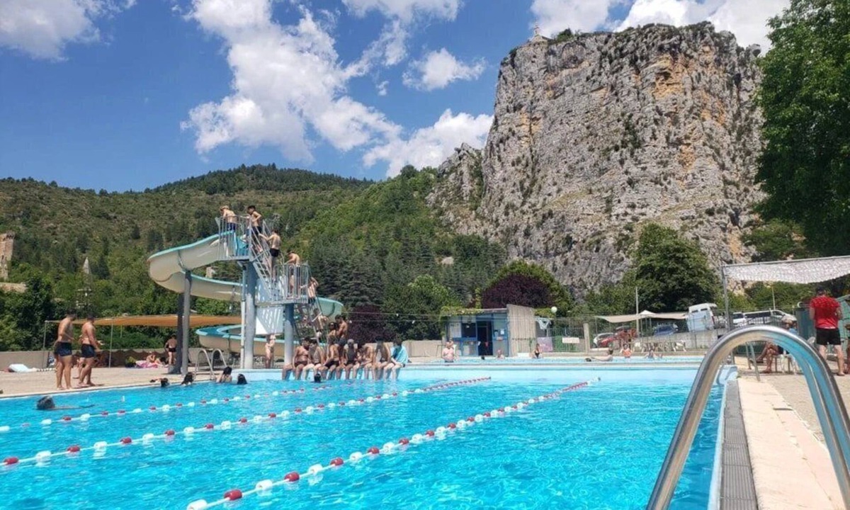 Castellane Ski Chalet | ZEcamping 3 étoiles pet friendly locatif TV LV 35m2 6 pers