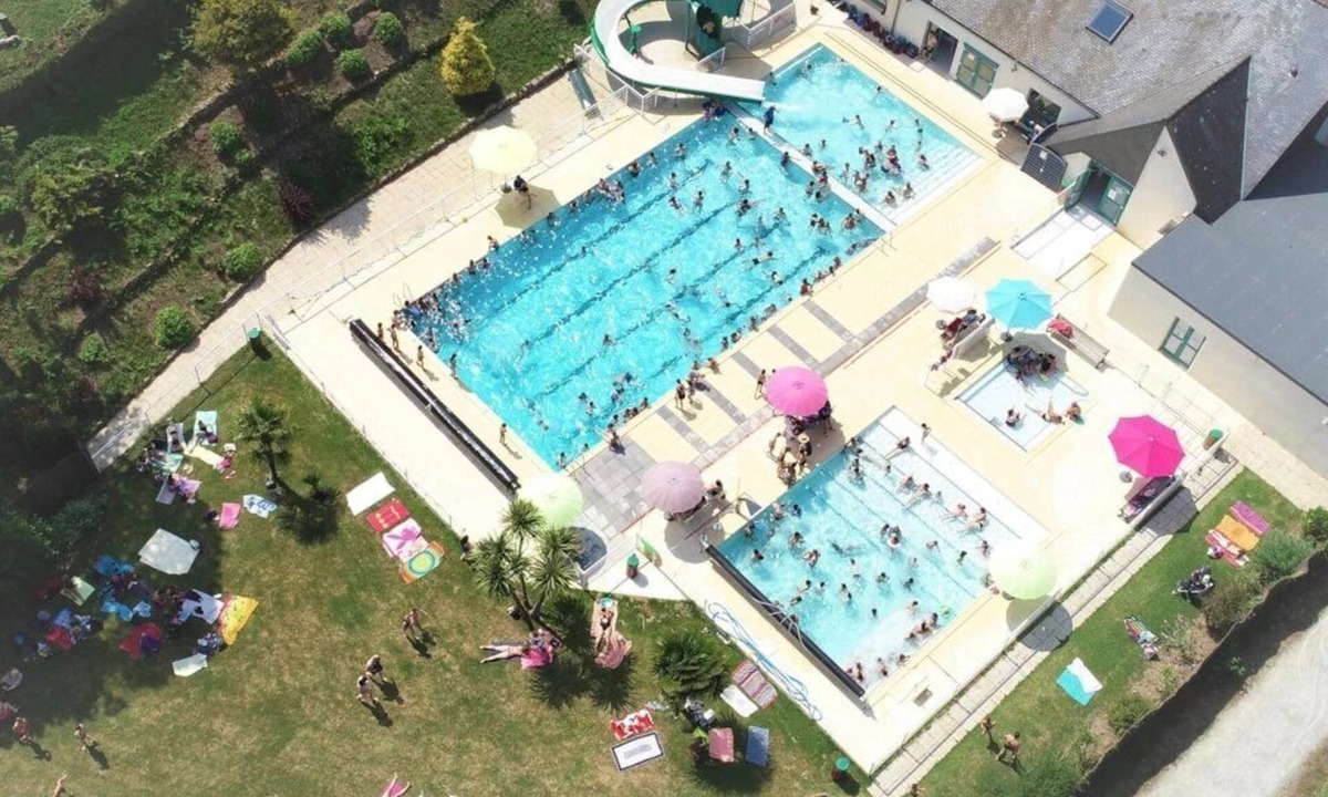 Merdrignac House | ZEcamping 3 étoiles piscine chauffée locatif TV BBQ 33m2