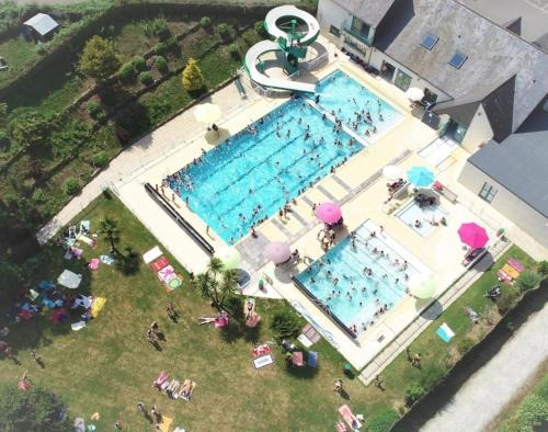 Merdrignac House | ZEcamping 3 étoiles pet friendly animations piscine chauffée