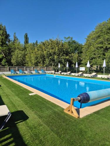 Le Change Other | ZEcamping 3 étoiles piscine chauffée dog friendly locatif BBQ clim