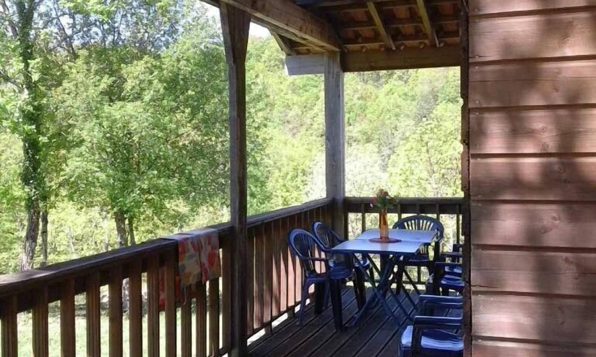 Reilhaguet Ski Chalet | ZEcamping 3* pataugeoire piscine chalet 35m2 7 pers
