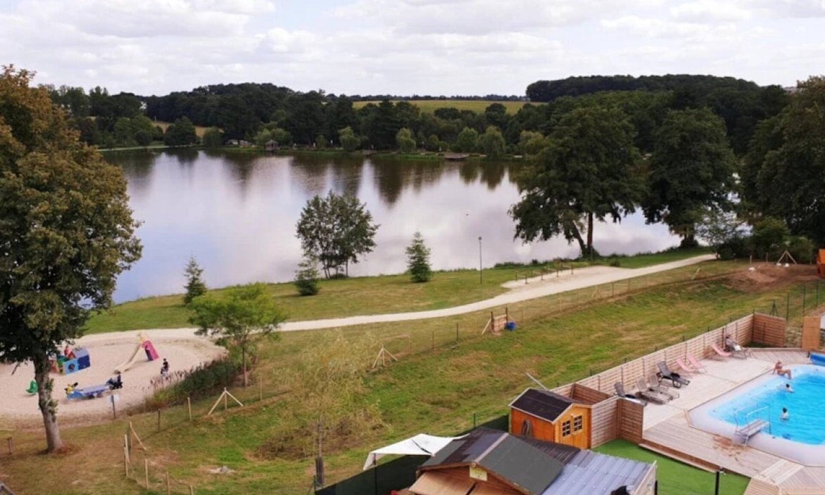 Loudeac House | ZEcamping 3* toboggans animaux acceptés cottage TV BBQ 30m2 4 pers