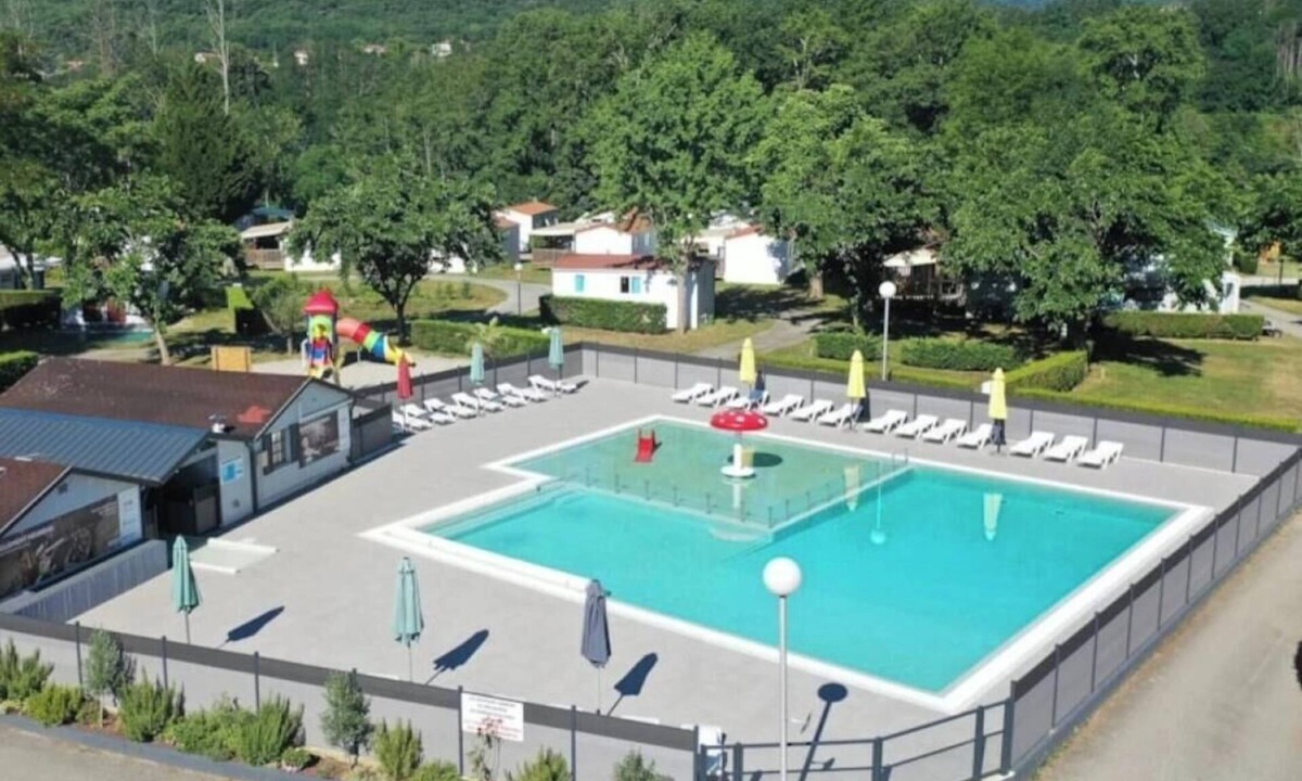 Foix House | ZEcamping 4 étoiles pataugeoire locatif 16m2 4 pers