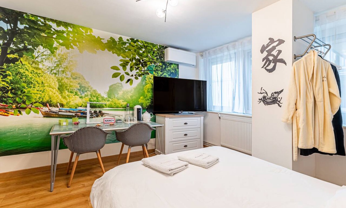 Saint Nicolas - Charles III - Ville vieille - Trois Maisons - Leopold Apartment | Zen chambre d'hôtes in the heart of Nancy
